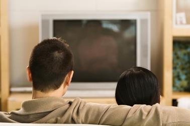 Res_4013010_watching_TV_458